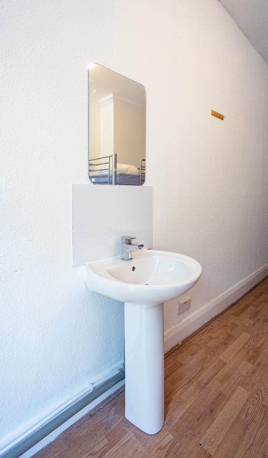 Хостел Mile End Beds Лондон Екстер'єр фото